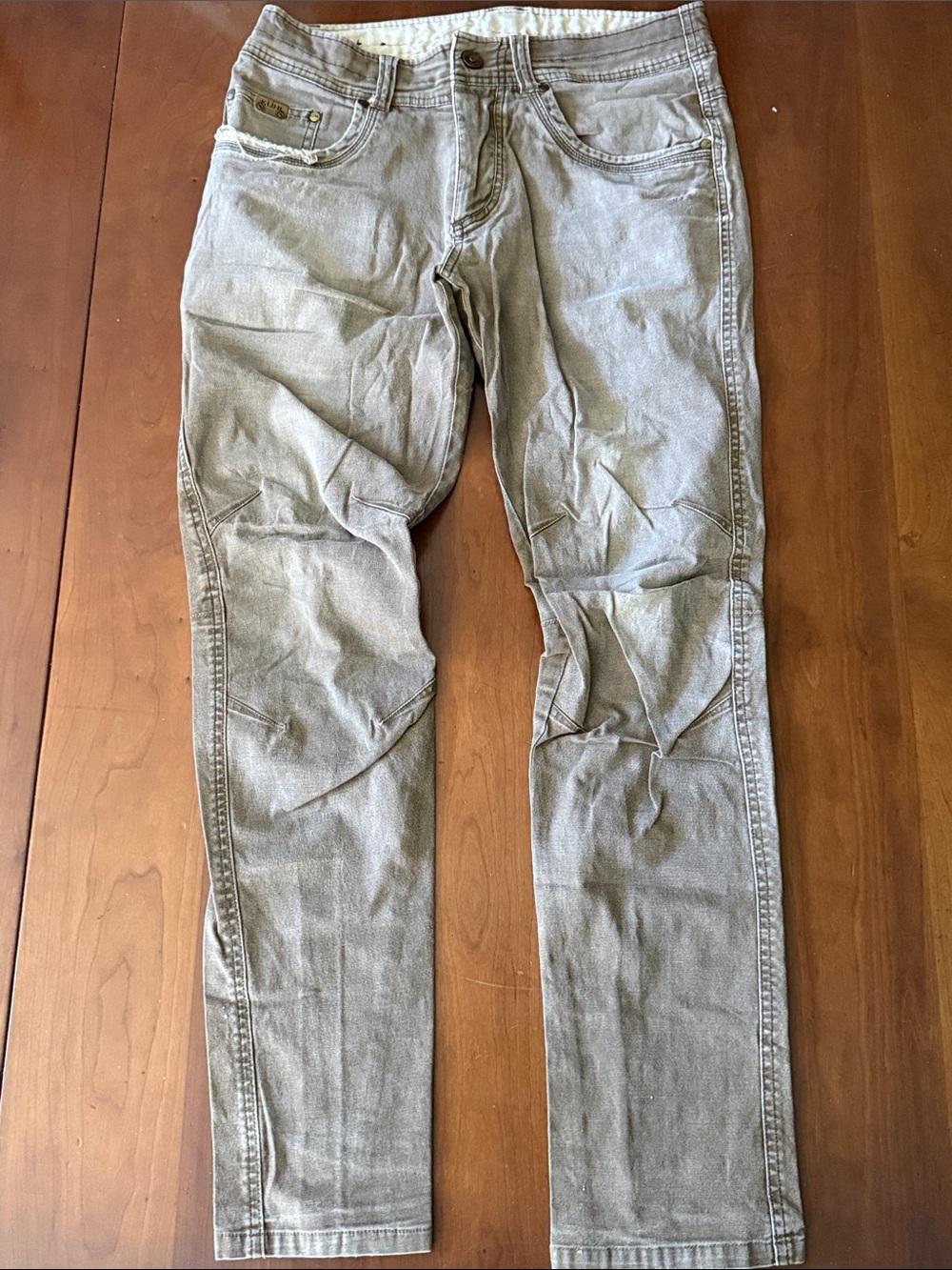 Kuhl Men's Free Kanvus Jeans in olive drab